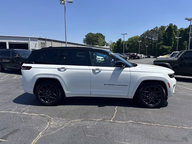 2023 Bright White Clearcoat Jeep Grand Cherokee 4xe Summit 4X4 SUV
