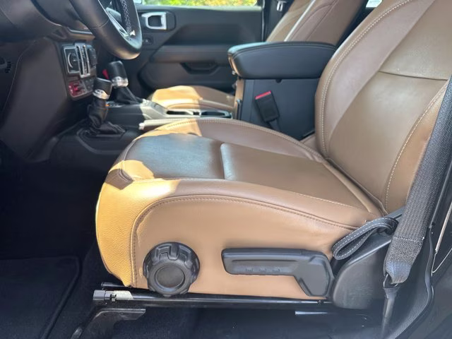 2023 Black Clearcoat Jeep Wrangler Rubicon 4X4 Convertible