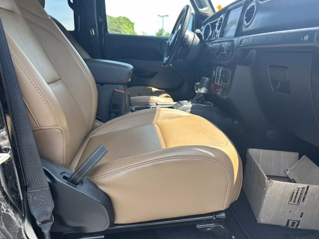 2023 Black Clearcoat Jeep Wrangler Rubicon 4X4 Convertible
