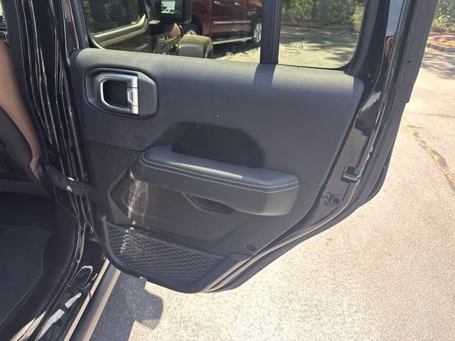 2023 Black Clearcoat Jeep Wrangler Rubicon 4X4 Convertible