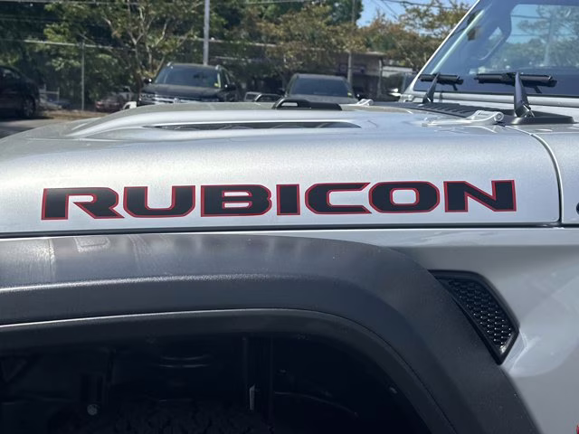 2024 Silver Zynith Clearcoat Jeep Wrangler Rubicon 4X4 Convertible