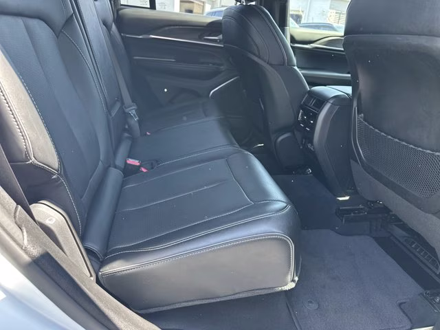 2024 Bright White Clearcoat Jeep Grand Cherokee Overland 4X4 SUV