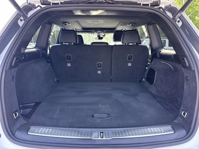 2024 Bright White Clearcoat Jeep Grand Cherokee Overland 4X4 SUV