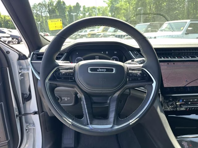 2024 Bright White Clearcoat Jeep Grand Cherokee Overland 4X4 SUV