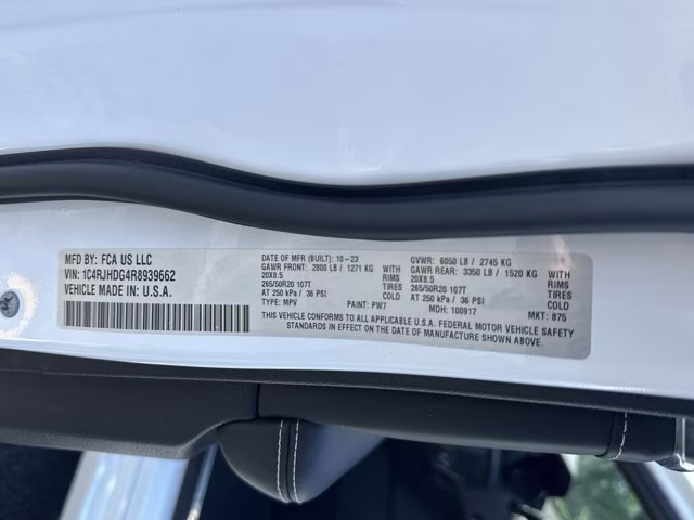 2024 Bright White Clearcoat Jeep Grand Cherokee Overland 4X4 SUV