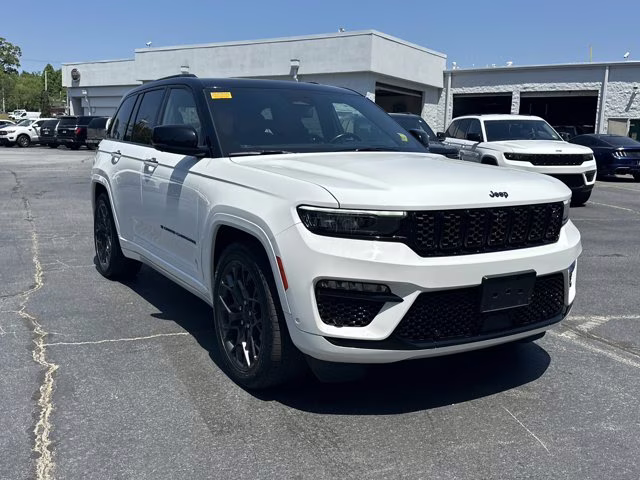 2023 Bright White Clearcoat Jeep Grand Cherokee 4xe Summit 4X4 SUV