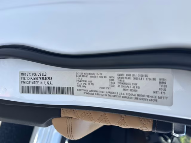 2023 Bright White Clearcoat Jeep Grand Cherokee 4xe Summit 4X4 SUV