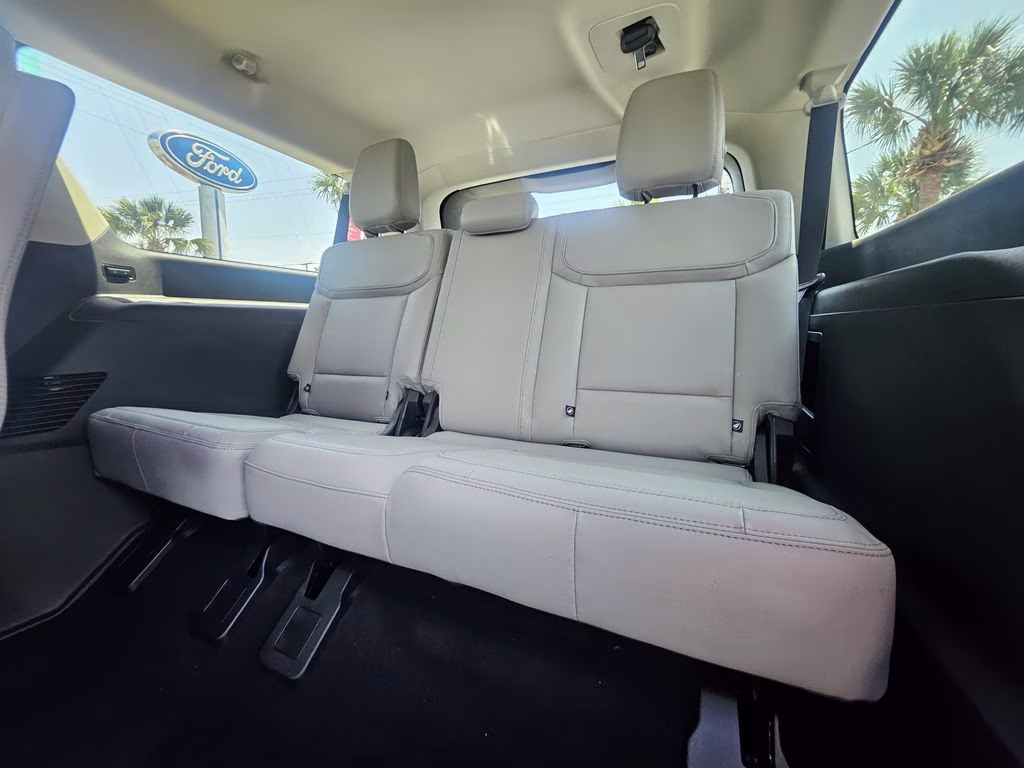 2026 Star White Metallic Tri-Coat Ford Expedition Max Active 4X4 SUV