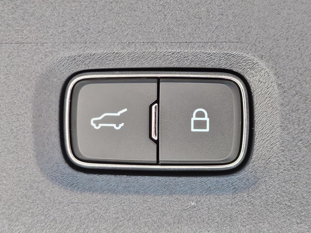 2026 Star White Metallic Tri-Coat Ford Expedition Max Active 4X4 SUV