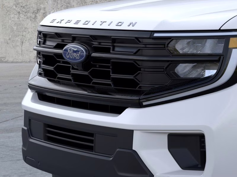 2026 Star White Metallic Tri-Coat Ford Expedition Max Active 4X4 SUV