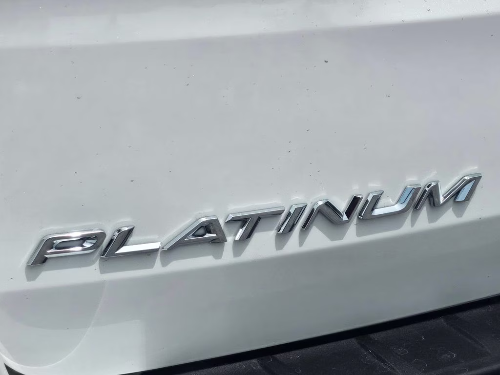 2026 Star White Metallic Tri-Coat Ford Explorer Platinum 4X4 SUV