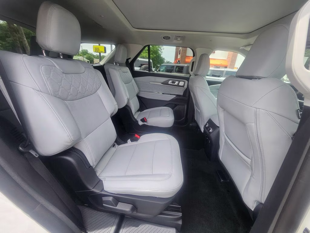 2026 Star White Metallic Tri-Coat Ford Explorer Platinum 4X4 SUV