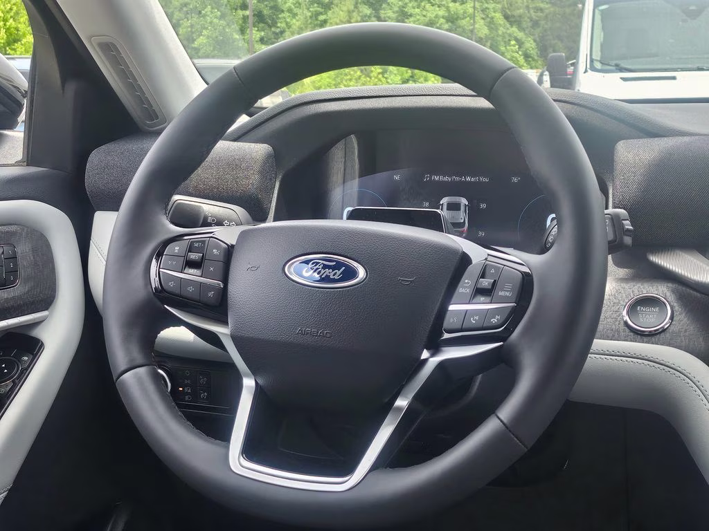 2026 Star White Metallic Tri-Coat Ford Explorer Platinum 4X4 SUV