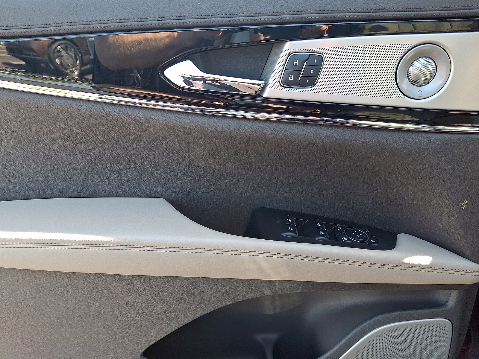 2022 Burgundy Velvet Metallic Tinted Clearcoat - R3 Lincoln Nautilus Reserve AWD