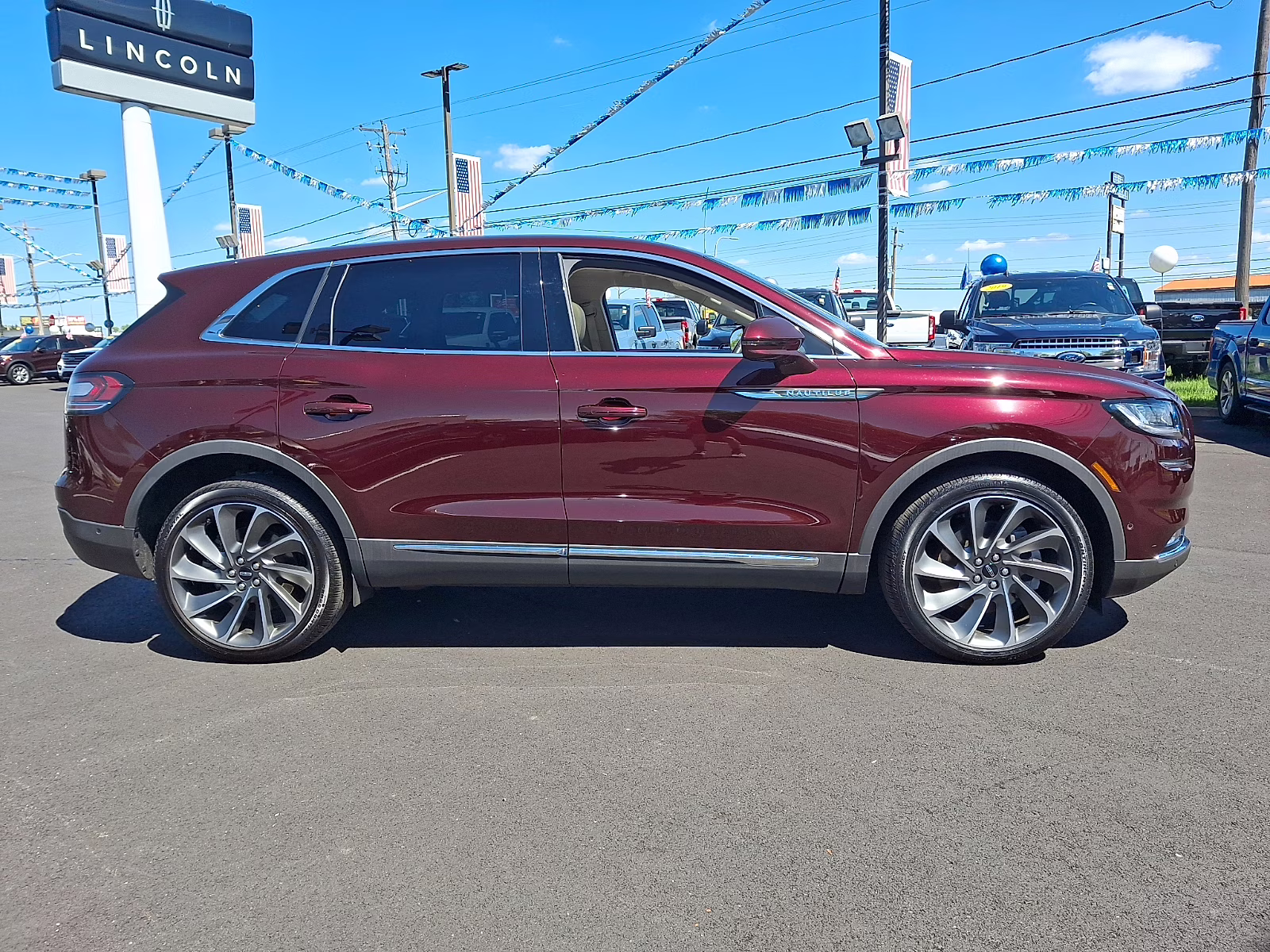 2022 Burgundy Velvet Metallic Tinted Clearcoat - R3 Lincoln Nautilus Reserve AWD