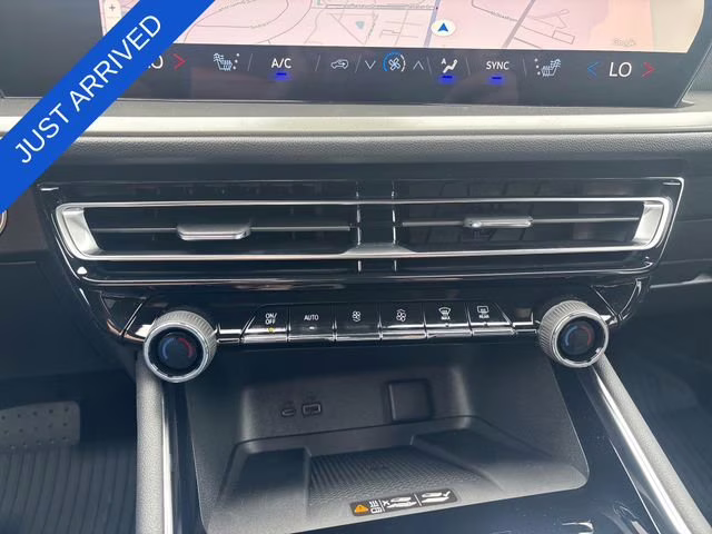 2026 Summit White Chevrolet Traverse LT FWD SUV