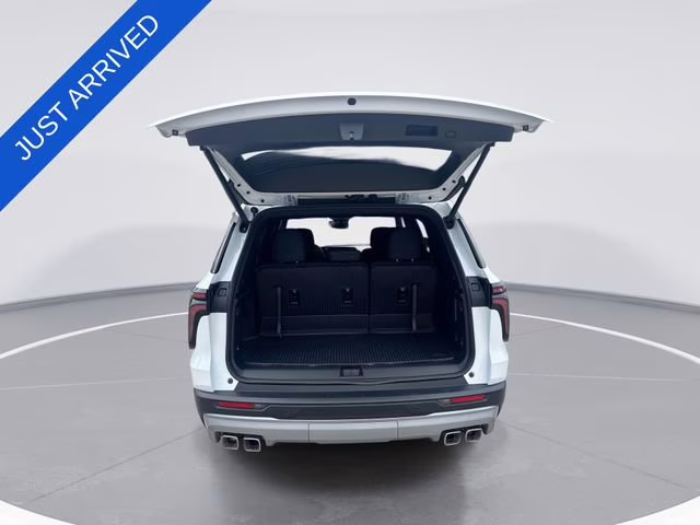 2026 Summit White Chevrolet Traverse LT FWD SUV