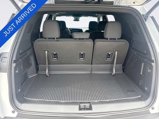 2026 Summit White Chevrolet Traverse LT FWD SUV