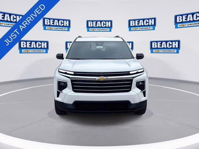 2026 Summit White Chevrolet Traverse LT FWD SUV