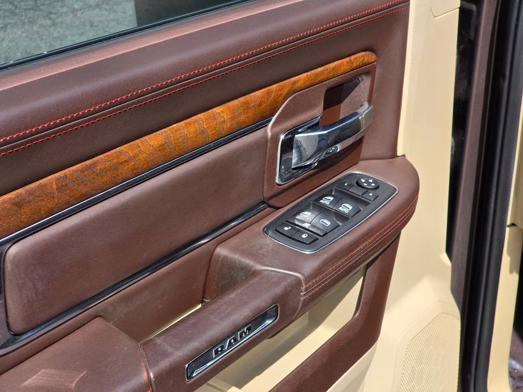 2018 Walnut Brown Metallic Clearcoat Ram 1500 Laramie Longhorn 4X4 Truck