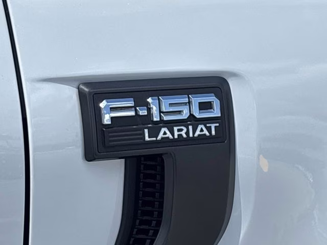 2023 White Metallic Ford F-150 Lariat 4X4 Truck