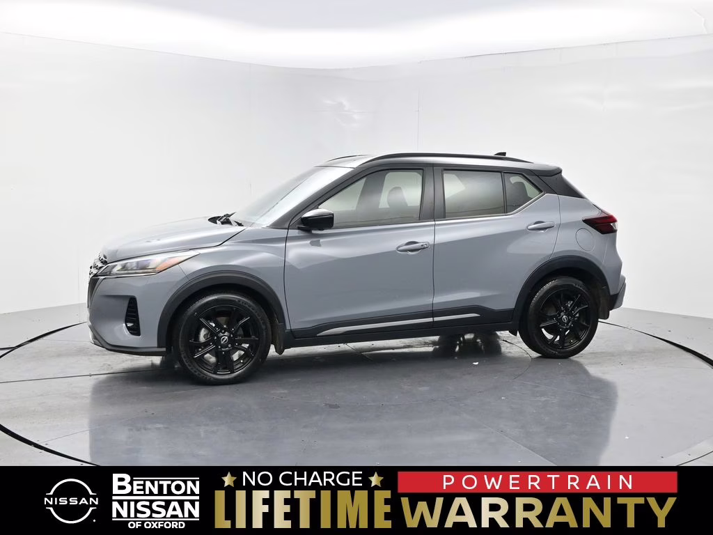 2024 Gray/Super Black Nissan Kicks SR FWD SUV