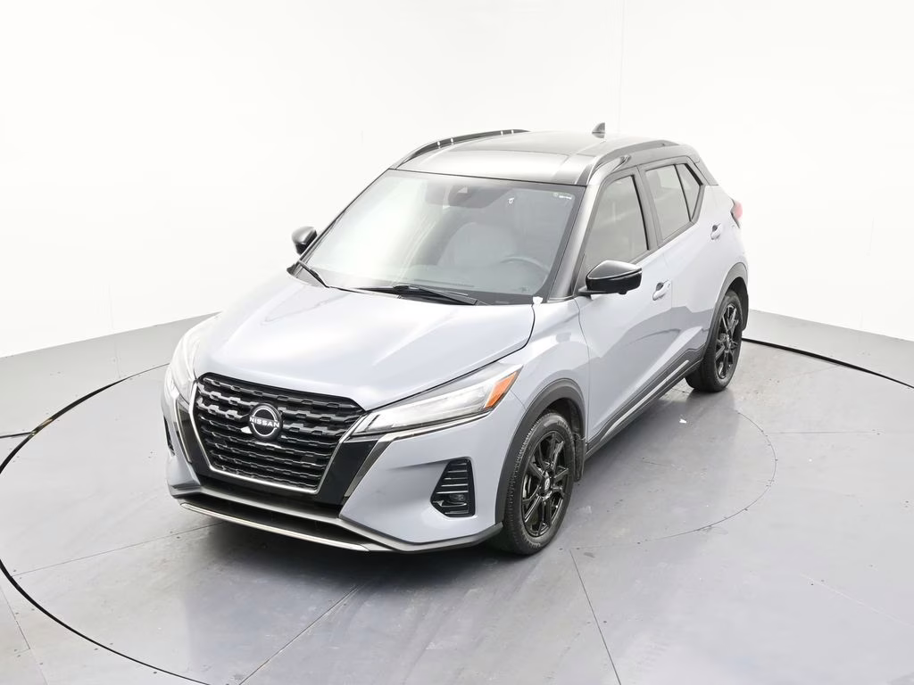 2024 Gray/Super Black Nissan Kicks SR FWD SUV