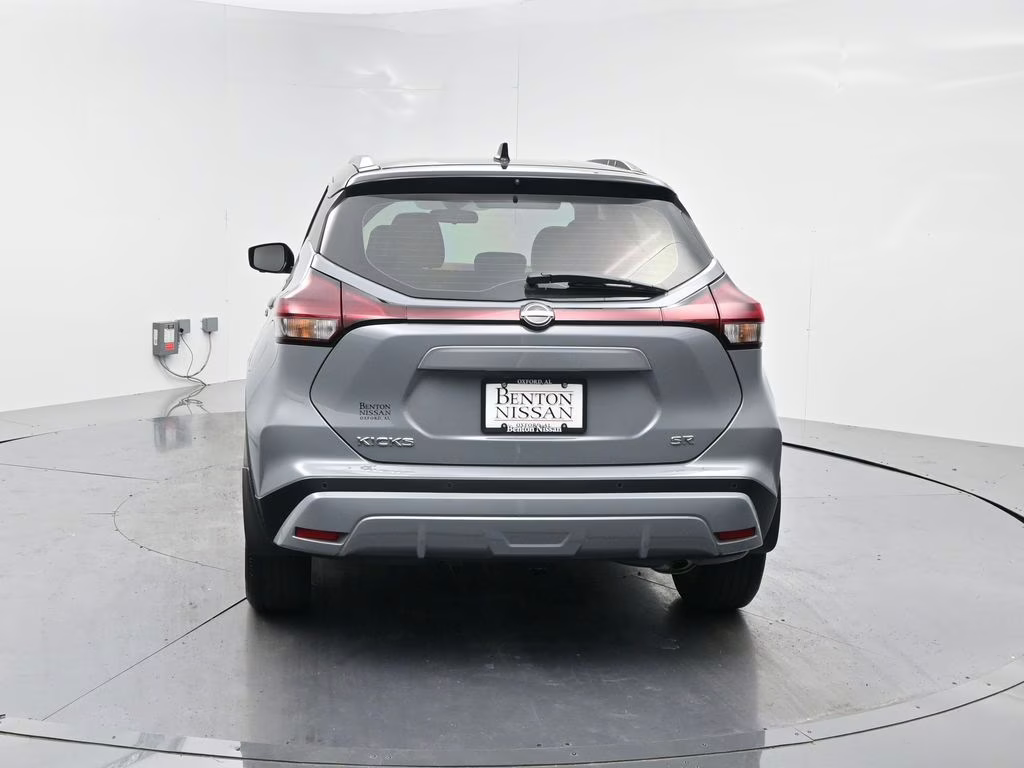 2024 Gray/Super Black Nissan Kicks SR FWD SUV