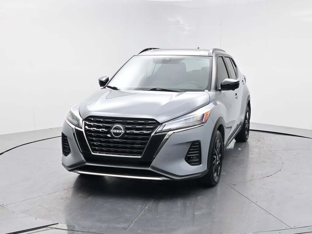 2024 Gray/Super Black Nissan Kicks SR FWD SUV