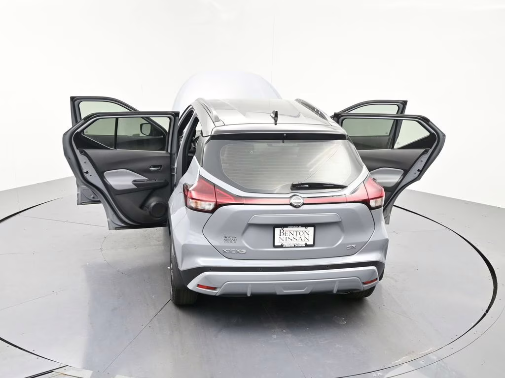 2024 Gray/Super Black Nissan Kicks SR FWD SUV
