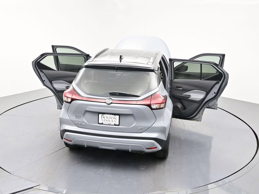 2024 Gray/Super Black Nissan Kicks SR FWD SUV