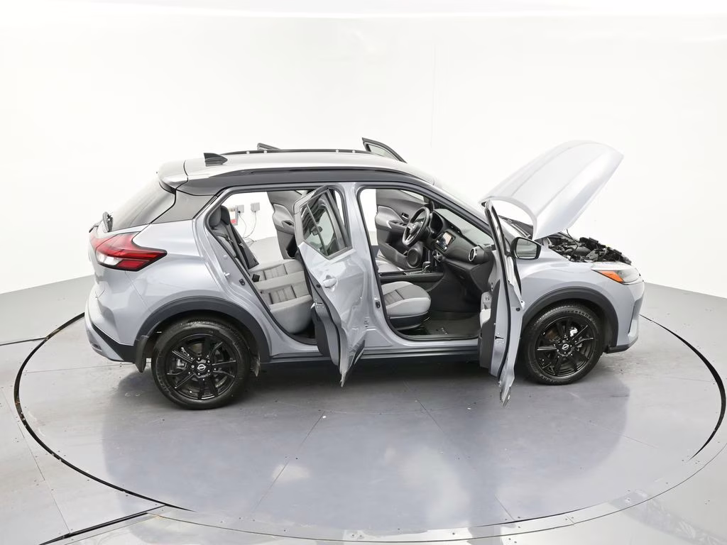 2024 Gray/Super Black Nissan Kicks SR FWD SUV