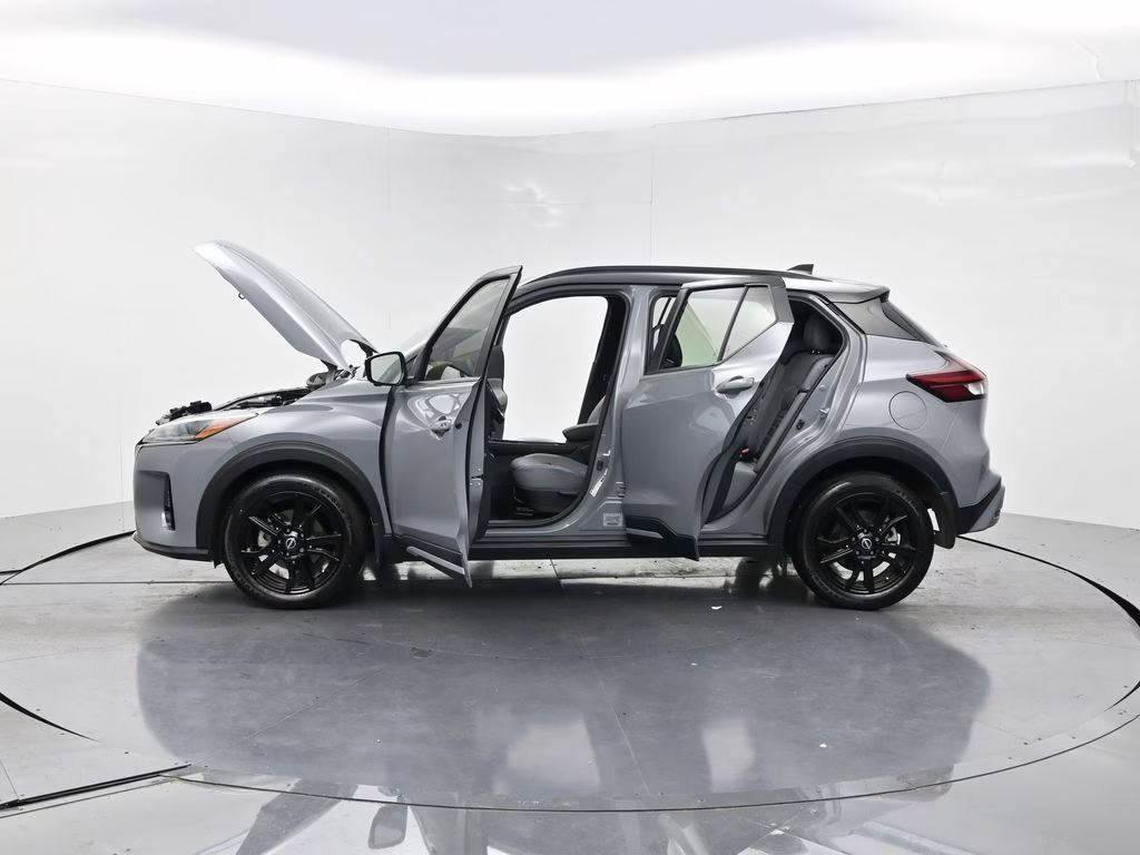 2024 Gray/Super Black Nissan Kicks SR FWD SUV
