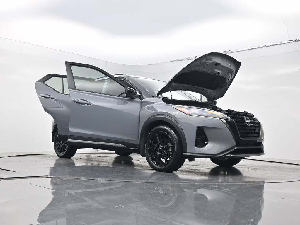 2024 Gray/Super Black Nissan Kicks SR FWD SUV