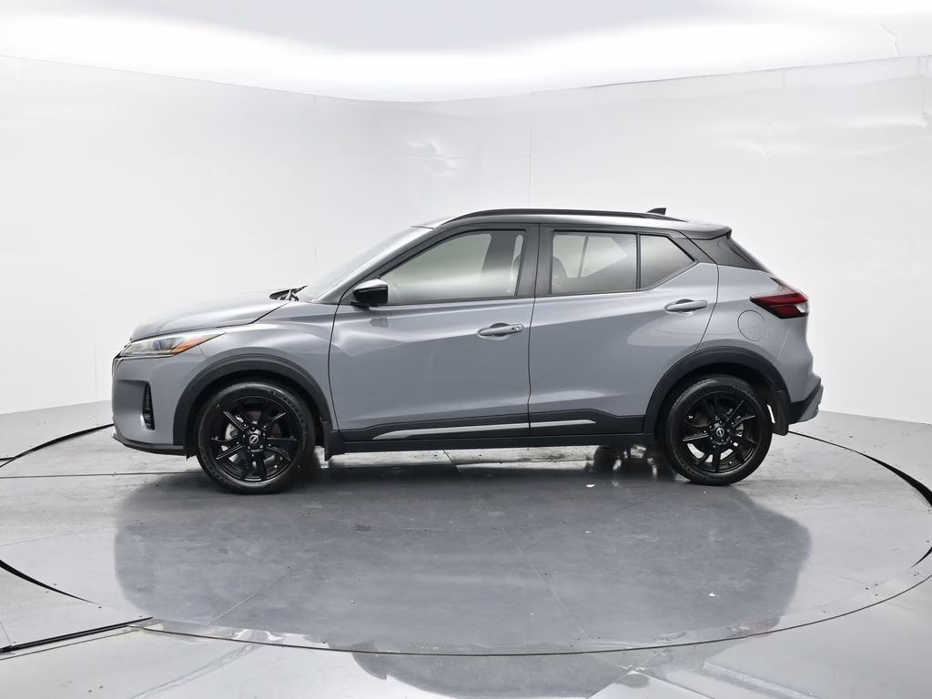 2024 Gray/Super Black Nissan Kicks SR FWD SUV