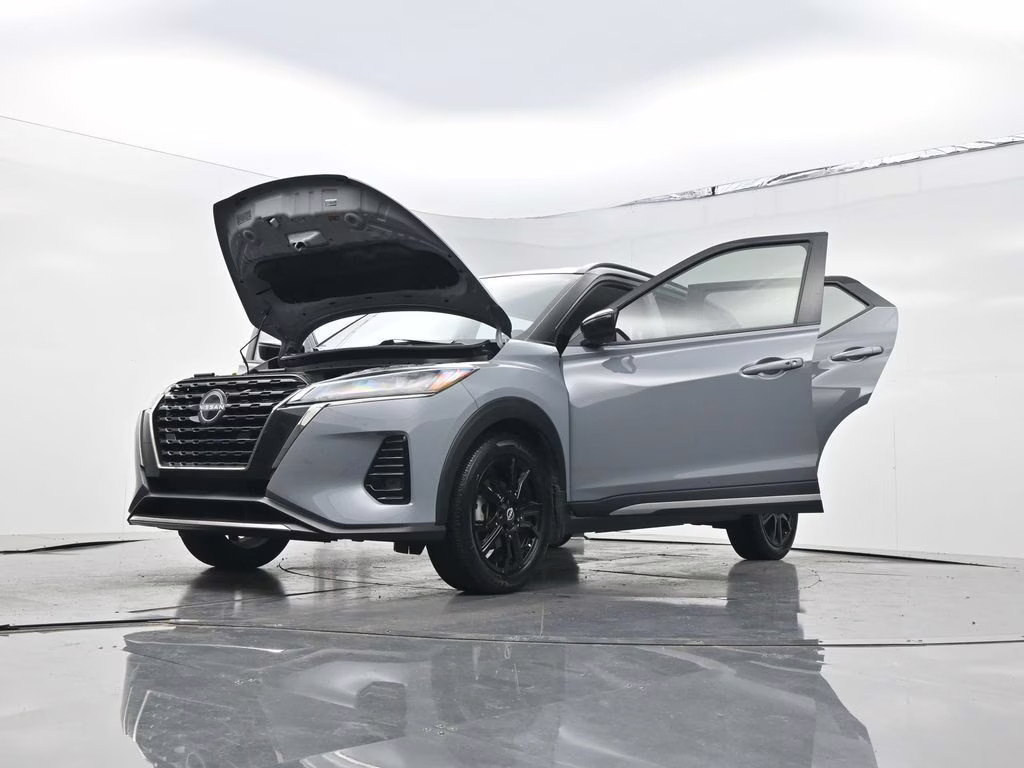 2024 Gray/Super Black Nissan Kicks SR FWD SUV