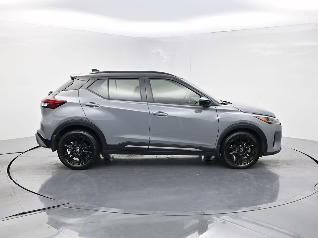 2024 Gray/Super Black Nissan Kicks SR FWD SUV