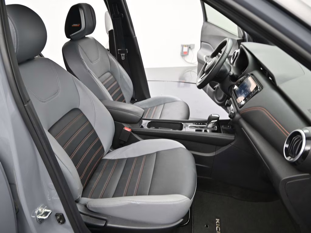 2024 Gray/Super Black Nissan Kicks SR FWD SUV