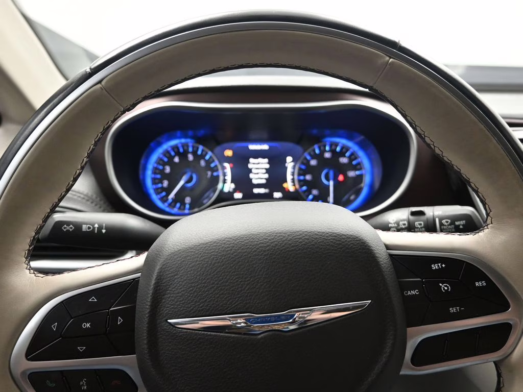 2018 Velvet Red Pearlcoat Chrysler Pacifica Limited FWD Van