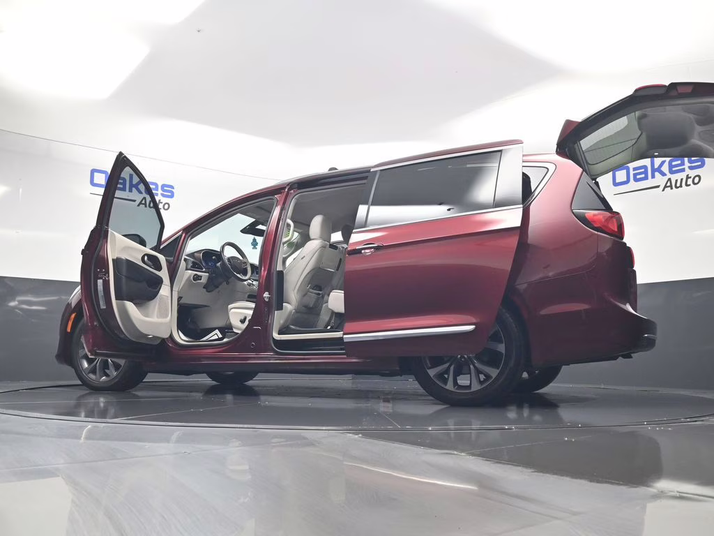 2018 Velvet Red Pearlcoat Chrysler Pacifica Limited FWD Van