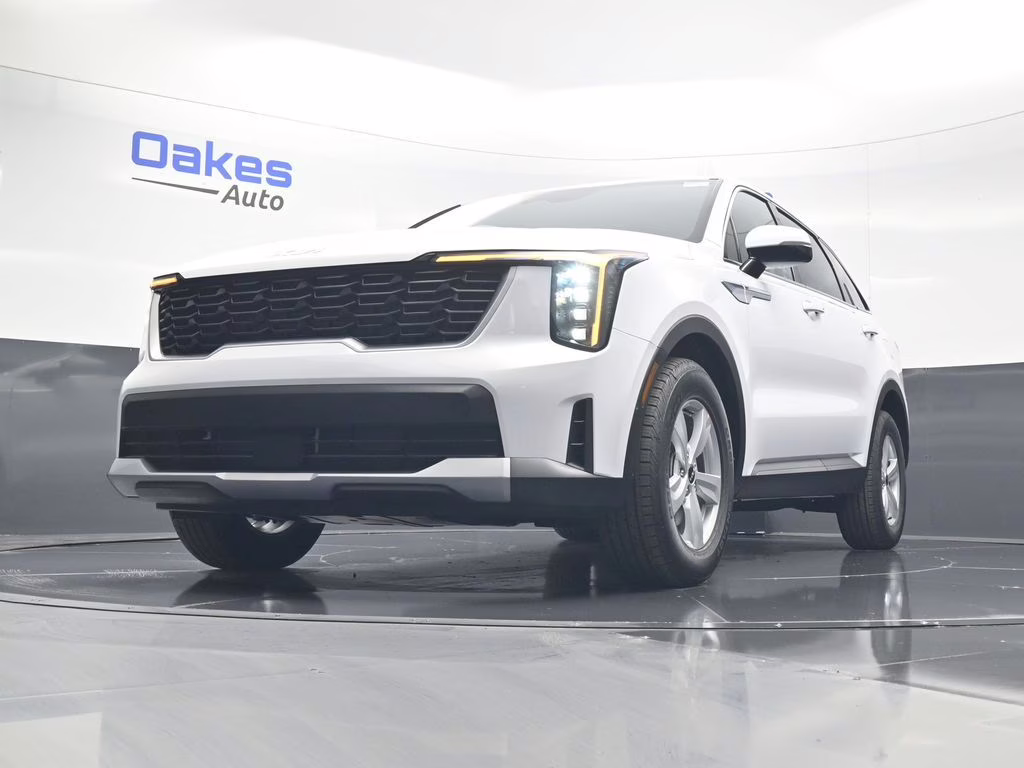 2026 Glacial White Pearl Kia Sorento LX FWD SUV
