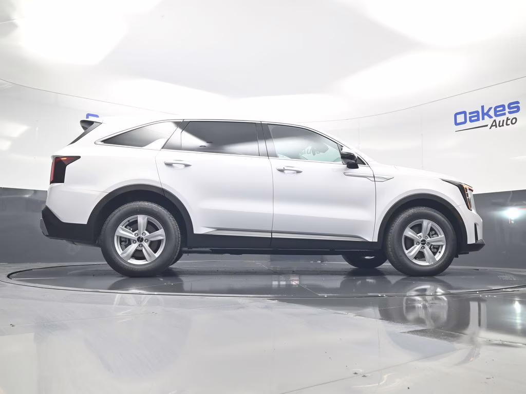 2026 Glacial White Pearl Kia Sorento LX FWD SUV