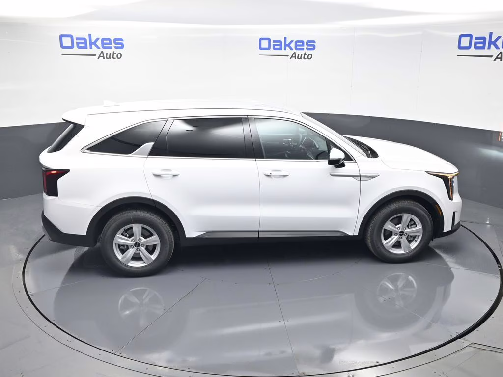 2026 Glacial White Pearl Kia Sorento LX FWD SUV