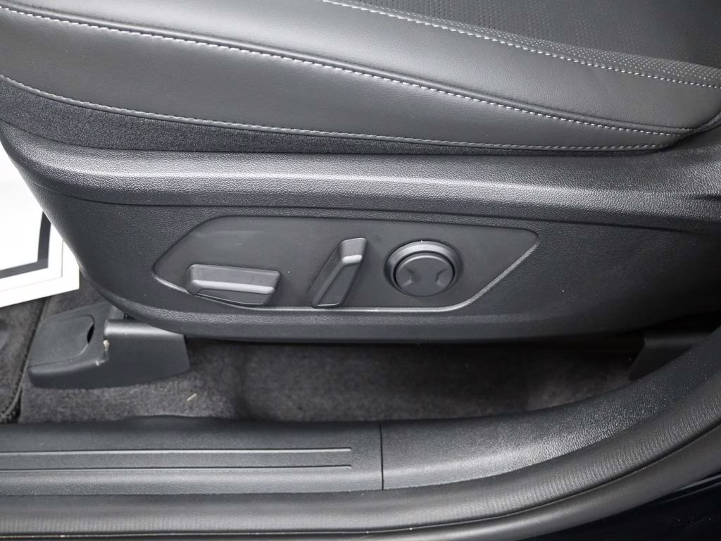 2026 Ebony Black Kia Sorento S FWD SUV