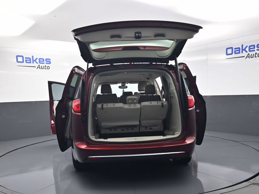 2018 Velvet Red Pearlcoat Chrysler Pacifica Limited FWD Van