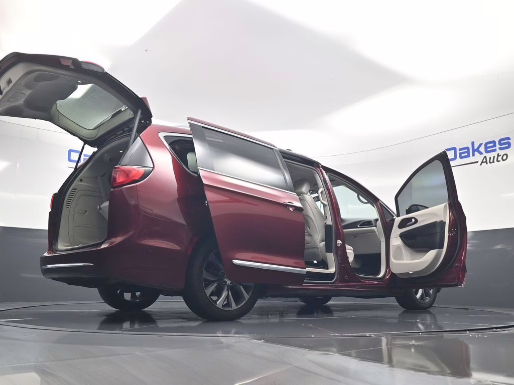 2018 Velvet Red Pearlcoat Chrysler Pacifica Limited FWD Van