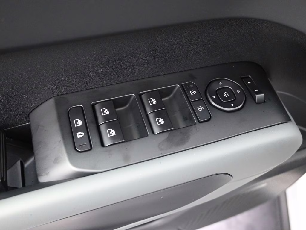 2027 Glacial White Pearl Kia Telluride Hybrid X-Line SX AWD SUV