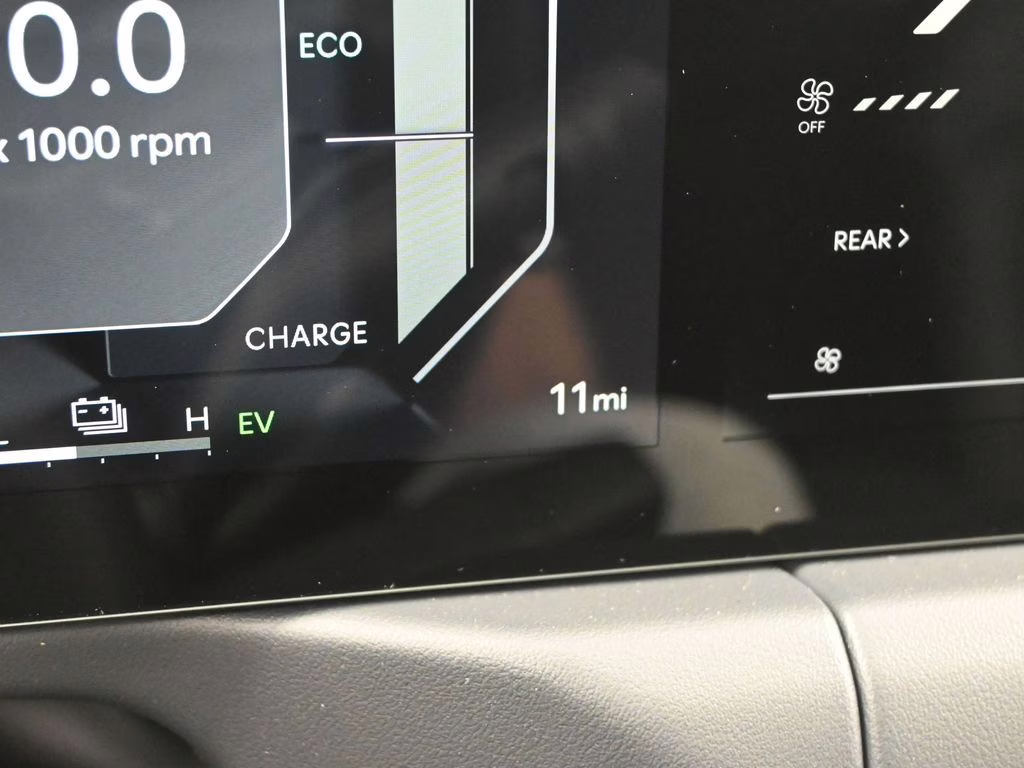 2027 Glacial White Pearl Kia Telluride Hybrid X-Line SX AWD SUV