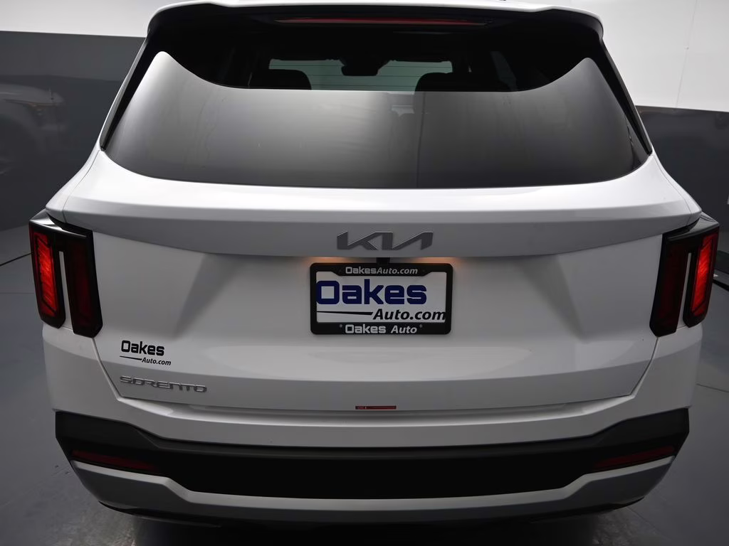 2026 Glacial White Pearl Kia Sorento LX FWD SUV