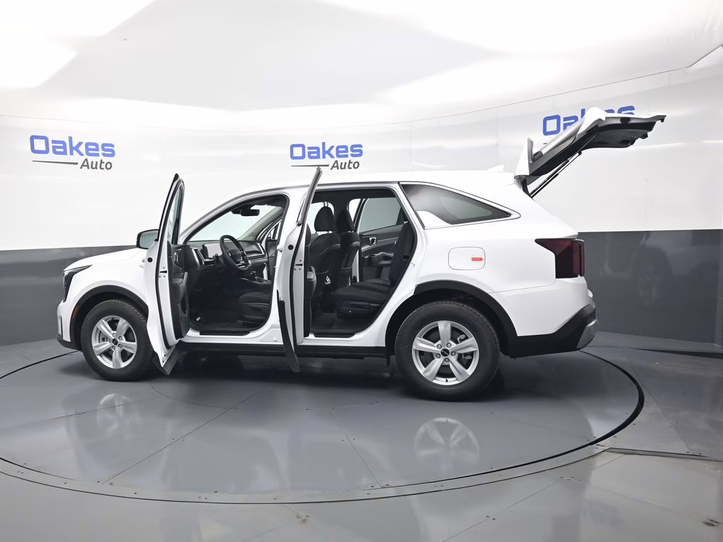 2026 Glacial White Pearl Kia Sorento LX FWD SUV